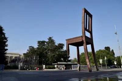 Street view of Nations, the area around Piscine de Varembé