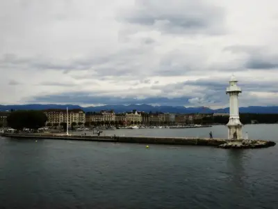 Street view of Pâquis, the area around Nomades