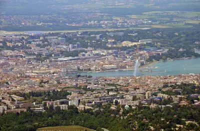 Street view of The lake, the area around Promenade du lac Léman